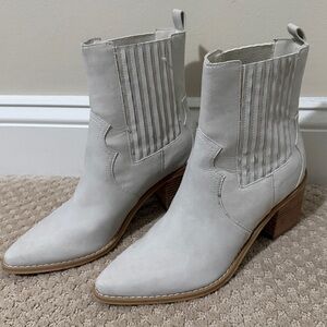 Oasis Society Women’s Size 8 Gray Ankle Boots